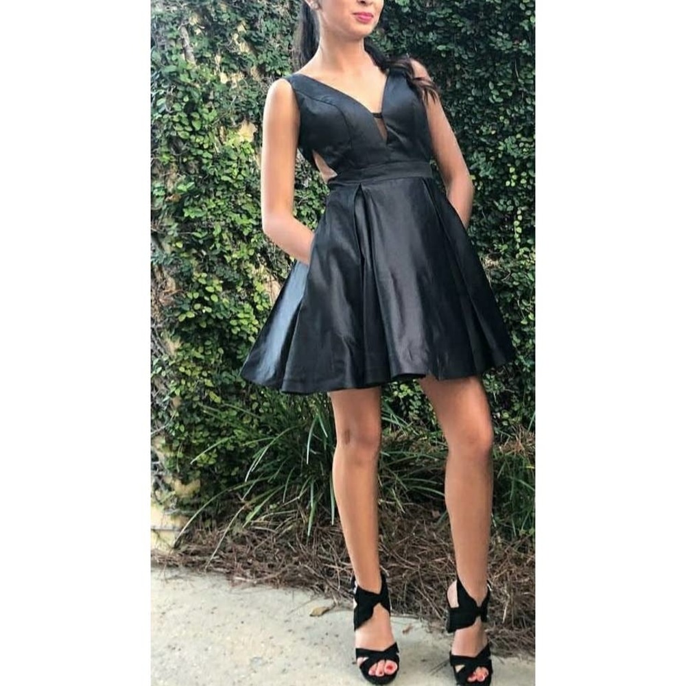 JVN by Jovani Black Dress 
Size 00